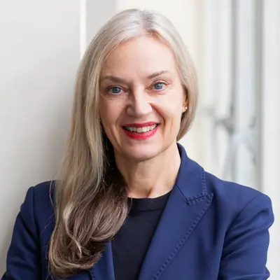 christiane-riedel-2022-c-jessica-schaefer-2048x-q80.jpg