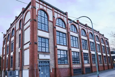 porzellan-manufaktur_fassade_2024_1500x1000px_01.png