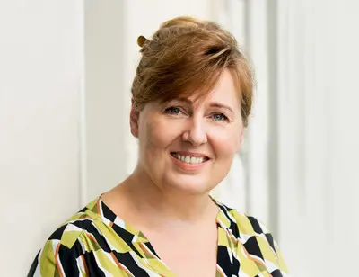 renate-bacher_web_23team_-c-jessica-schaefer.jpg
